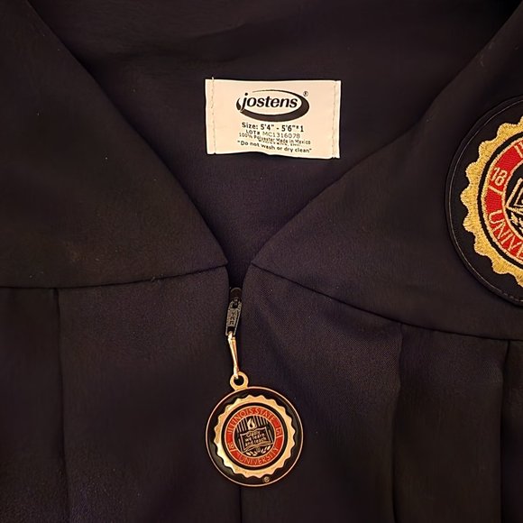 Illinois State University Graduation Gown - Picture 5 of 5